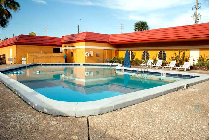 Great Rooms Accommodations Lodging Newly Remodeled Hotels Jacksonville Florida * Affordable Budget Cheap Clean Rooms Scottish Inn